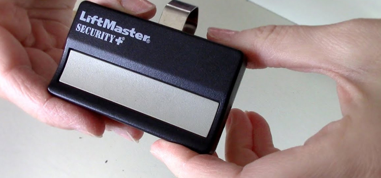 chamberlain garage door remote battery in Stouffville