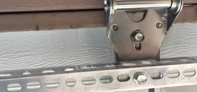 commercial garage door hinges repair in Stouffville